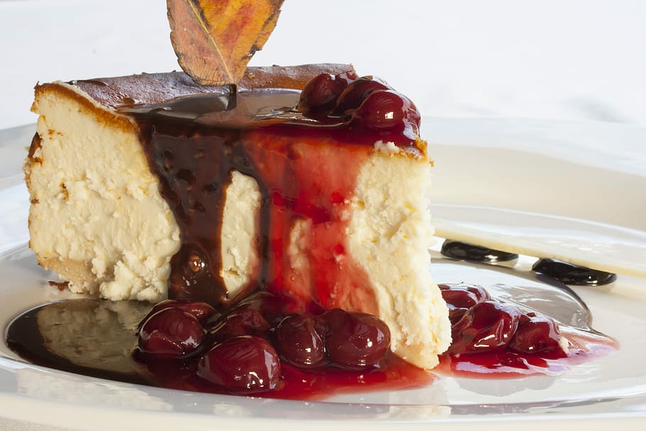sliced cake on plate, cherry, red, sweet, cheese cake, strawberry cake HD wallpaper