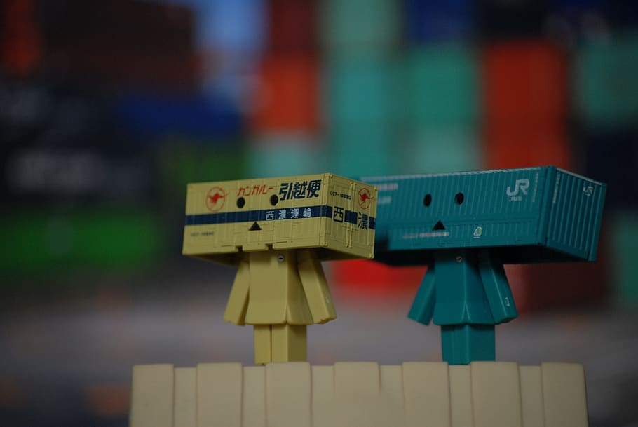 container, cargo, doll, figures, box, shipping, toy, model HD wallpaper
