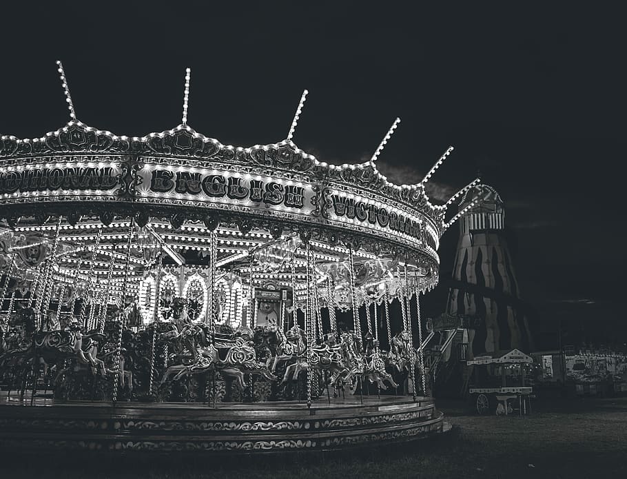 grayscale photo of carousel, grayscale photography of carousel