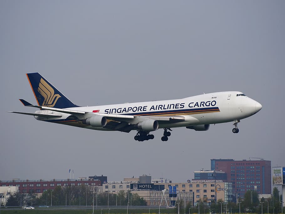 Singapore Airlines Cargo passenger plane, boeing 747, jumbo jet