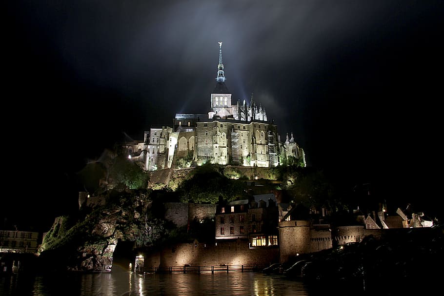 gray concrete palace on the top of the hill, night shot st michel, HD wallpaper