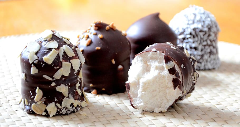 chocolate-coated ice cream, chocolate marshmallows, mohrenkopf