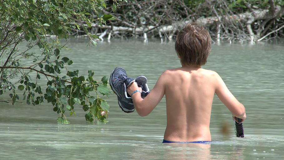 Children, Play, River, Shoes, summer, water gun, shirtless HD wallpaper