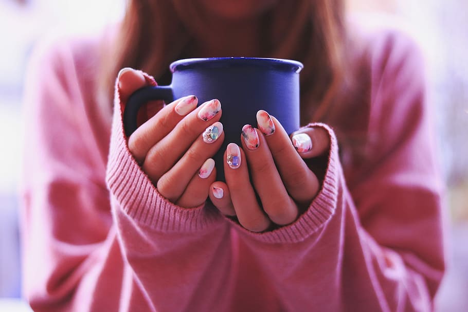 woman in pink long-sleeved shirt holding purple mug, cup, women HD wallpaper
