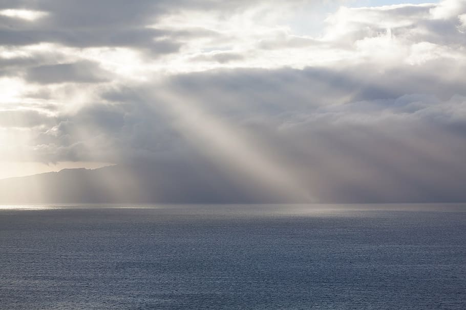 body of water, clouds, horizon, sunbeam, sea, ocean, mood, blue HD wallpaper