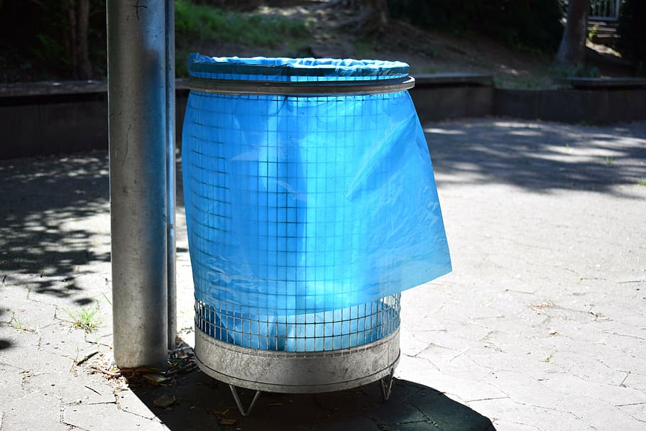 garbage can, hof, blue, no people, sunlight, day, container HD wallpaper