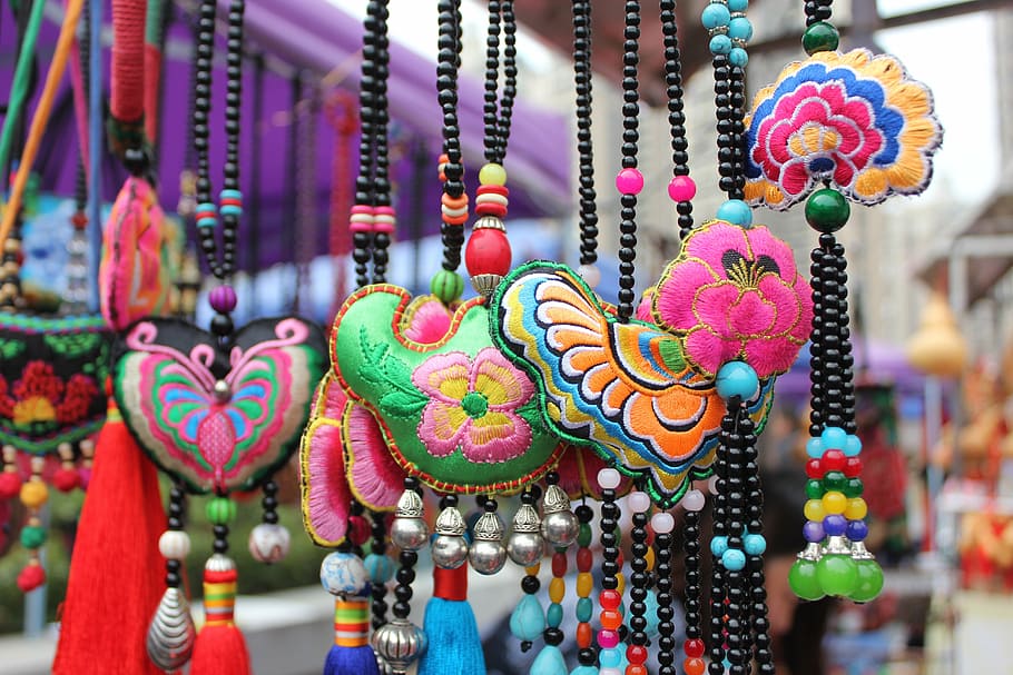 selective focus photography of beaded assorted-color necklace lot, HD wallpaper