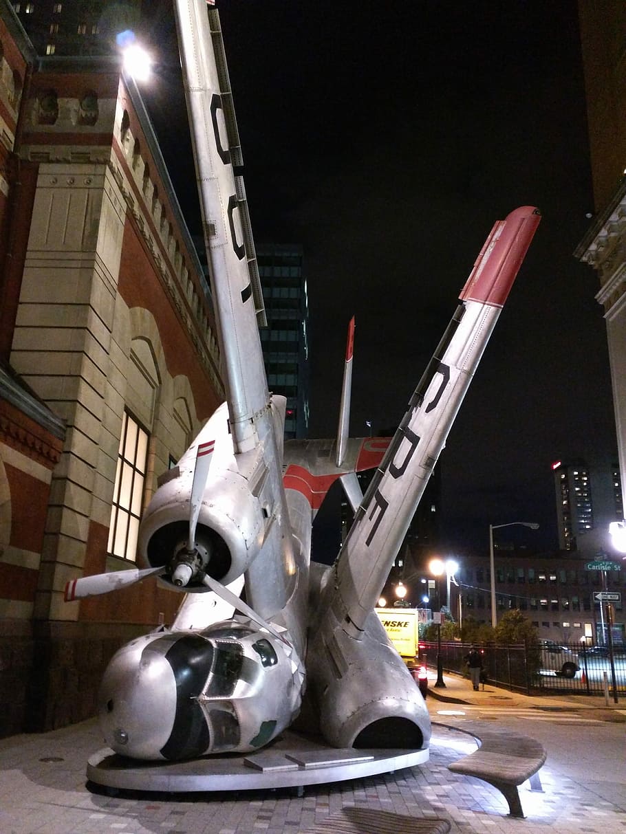 philadelphia-plane-art-plane-crash-installation.jpg