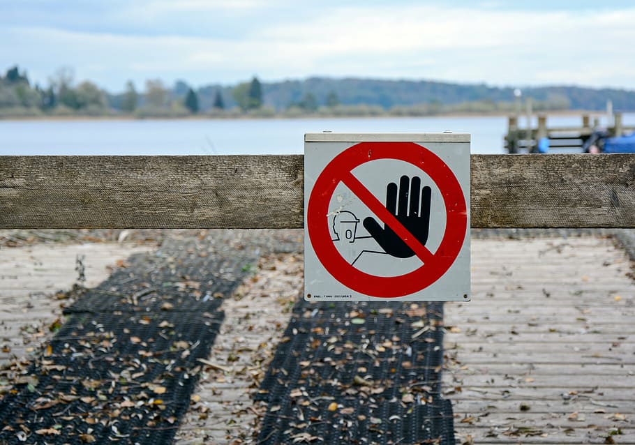 note, shield, attention, stop, warning, bark, barrier, demarcation HD wallpaper