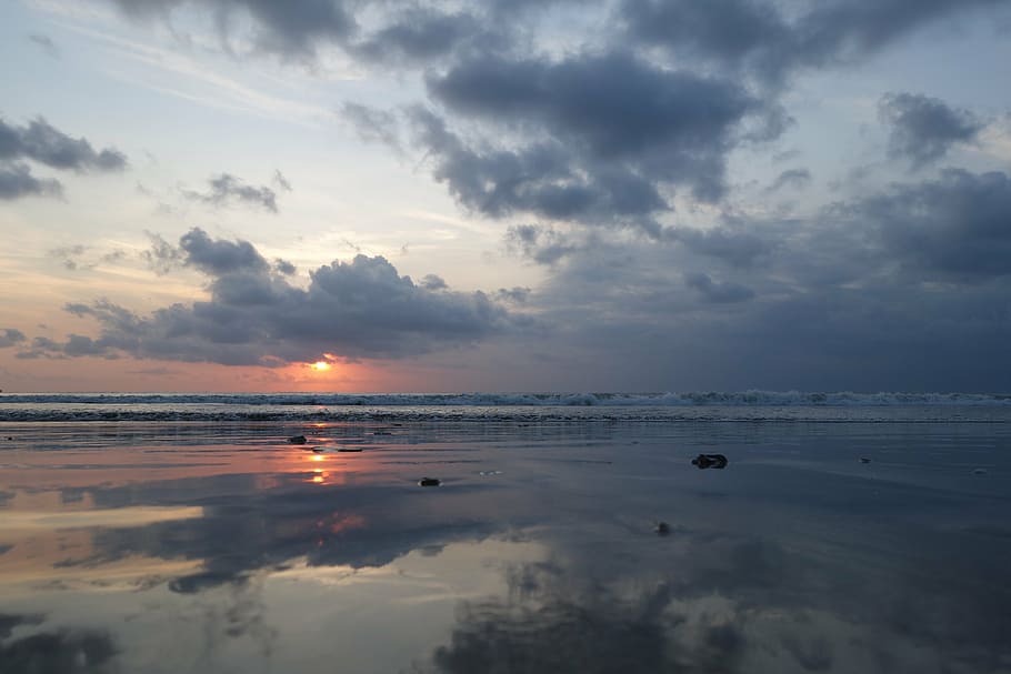 sea, at dusk, mirror, water, sky, cloud - sky, beauty in nature HD wallpaper