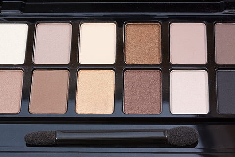 makeup brush on eyeshadow palette case, eye shadow, structure HD wallpaper