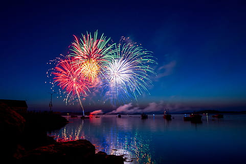 green, red, and white fireworks on sky at nighttime, multicolored fireworks photo during nighttime HD wallpaper