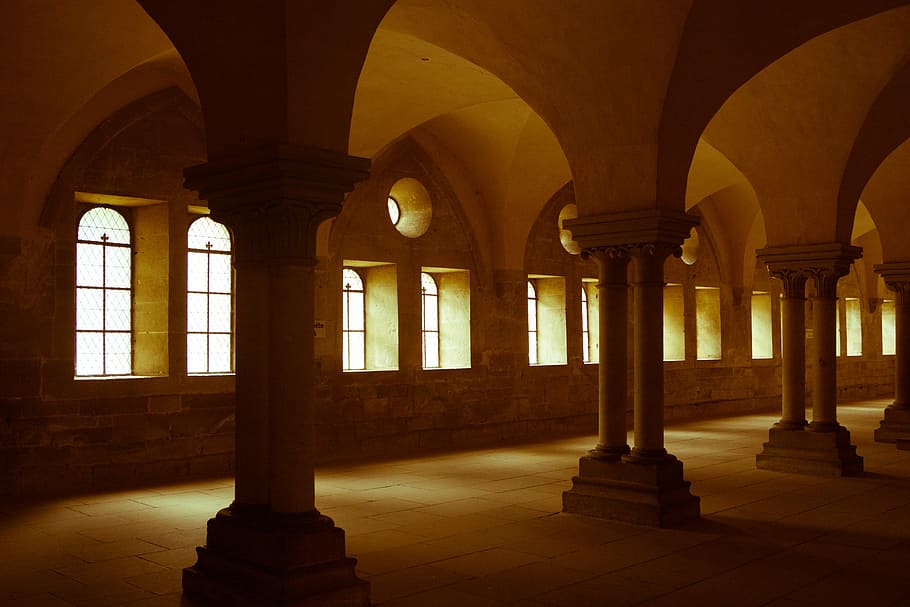 white concrete cathedral, concrete pillars on hallway, window HD wallpaper