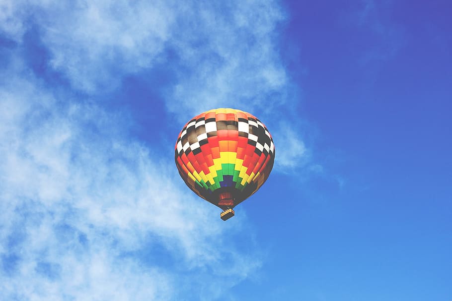 photography of multicolored flying air balloon, yellow, red, and green hot air balloon at the sky, HD wallpaper
