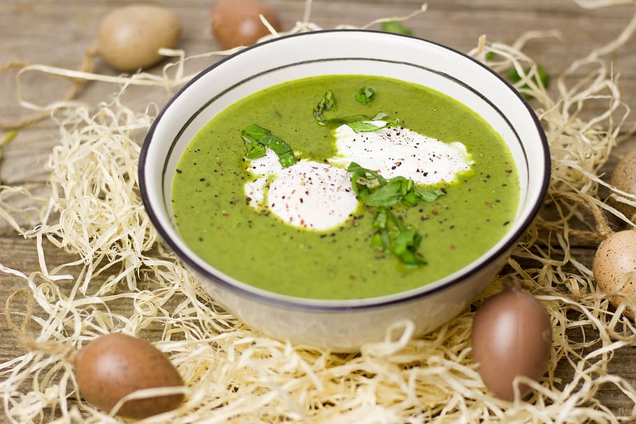 green soup in a white bowl, easter, herbs, bear's garlic, egg HD wallpaper