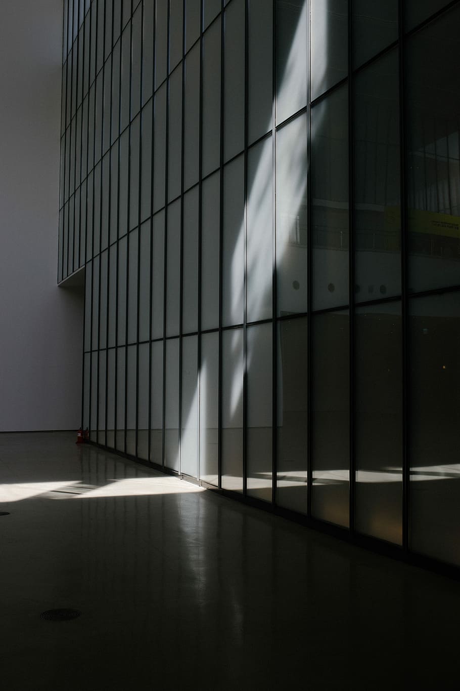 mirror building, photo of black concrete framed glass building walls HD wallpaper