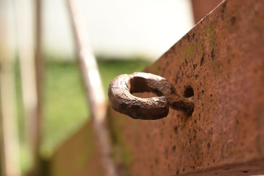iron, old, metal, rusty, close-up, no people, focus on foreground HD wallpaper