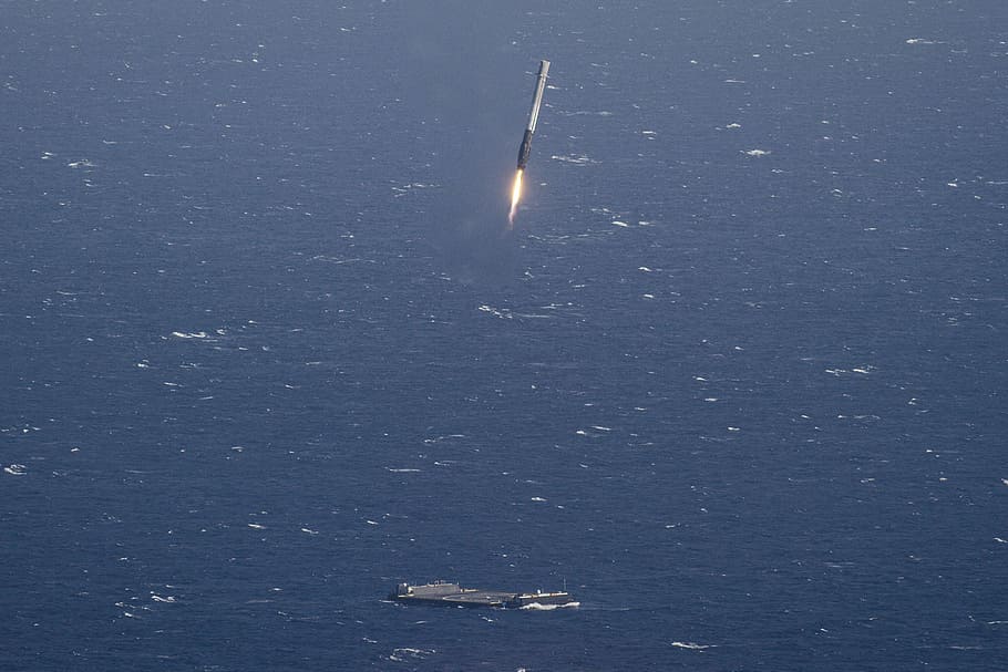 aircraft carrier and missile launching during daytime, gray and black rocket above the sky HD wallpaper