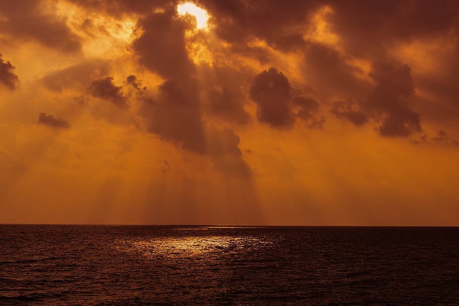body of water under gray sky, sunset, dusk, clouds, nature HD wallpaper