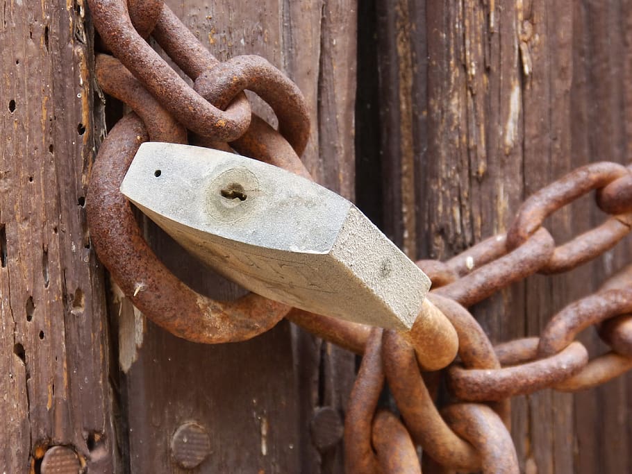 closed, padlock, string, rusty, old, door, wood - material HD wallpaper