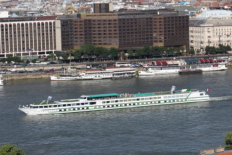 Budapest, River, Hungary, Long Ship, touristic, sightseeing HD wallpaper