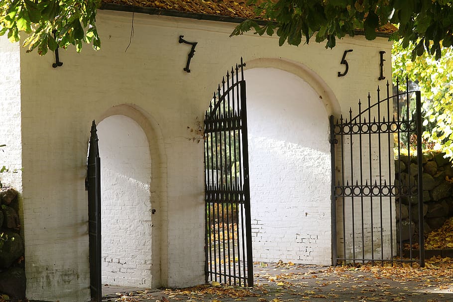 goal, old open, intake, invitation, wrought iron, black and white HD wallpaper