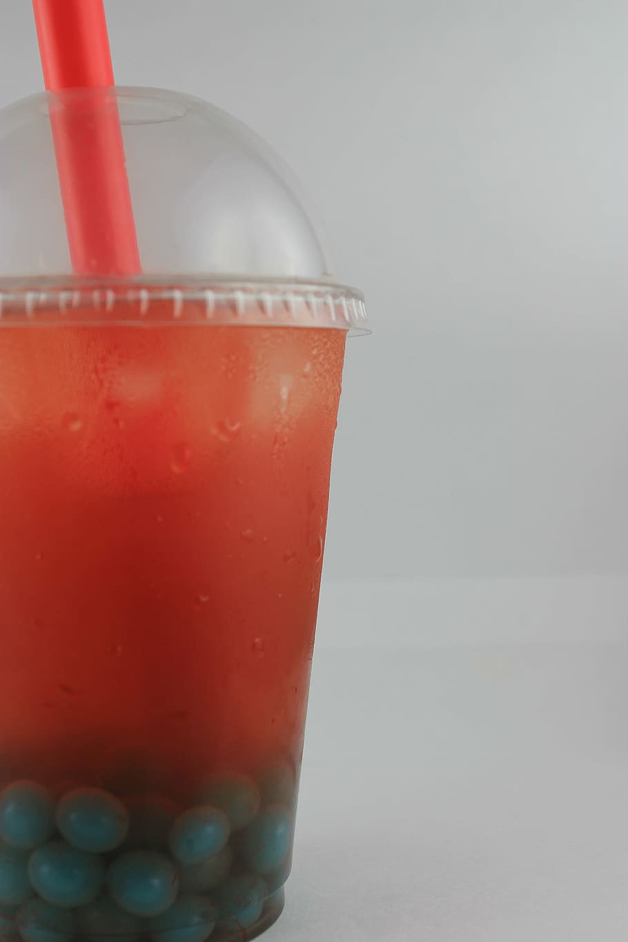 red juice drink, bubble tea, strawberry, beads, freshness, iceberg HD wallpaper