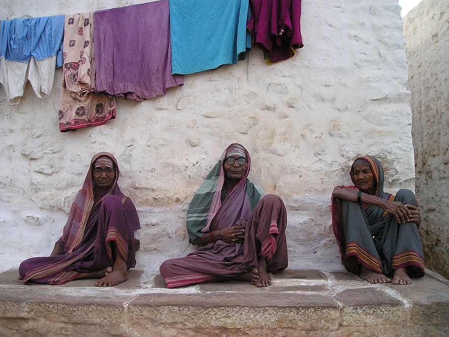 three women sitting on concrete floor, India, Human, Old, Live HD wallpaper
