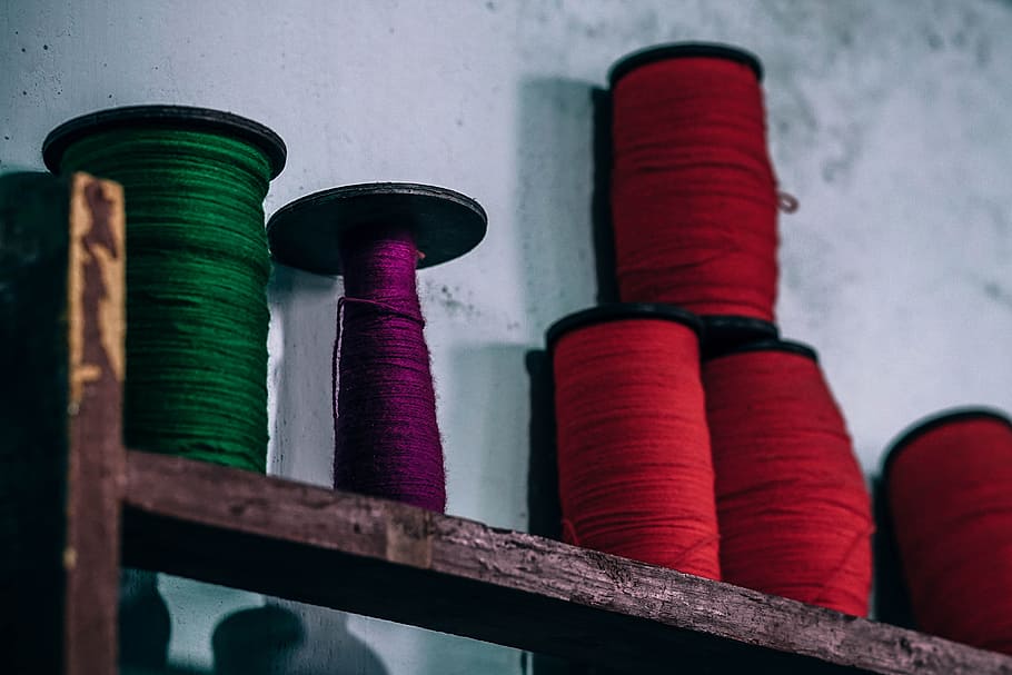 red, dark, colorful, green, arrangement, coil, colors, cotton HD wallpaper