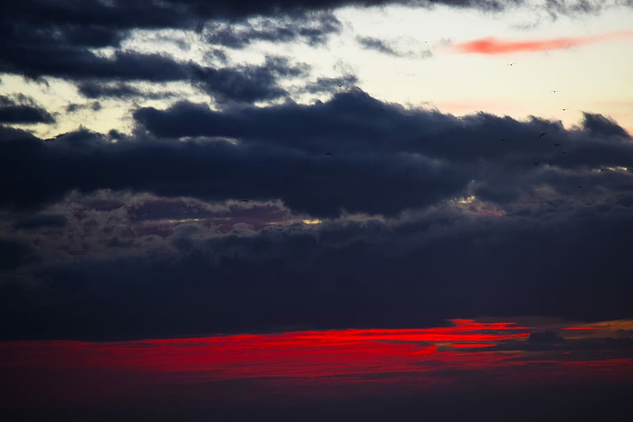dark clouds during sunset, black clouds during golden hour, cloudy HD wallpaper
