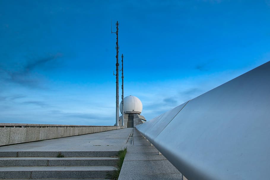 white roof turbine under blue clear sky during daytime, radar station, HD wallpaper