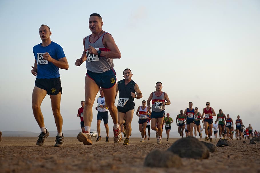 men running during daytime, jog, jogging, runners, joggers HD wallpaper