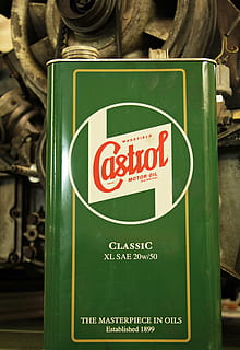 closeup photo of Castrol classic the masterpiece in oils can HD wallpaper
