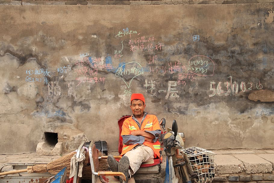 graffiti, worker, wall, one person, occupation, adult, portrait HD wallpaper