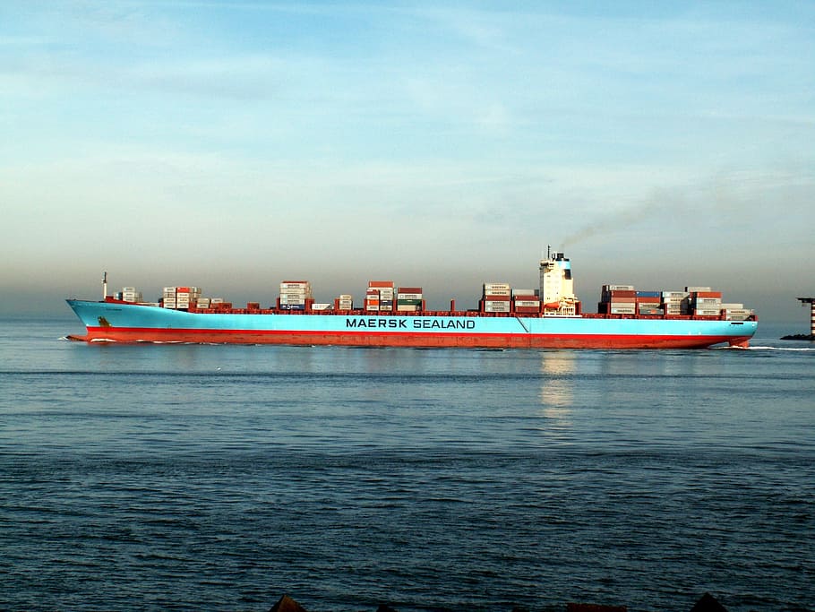 blue and red Maersk Sealand ship, mærsk, holland, port, nautical, HD wallpaper