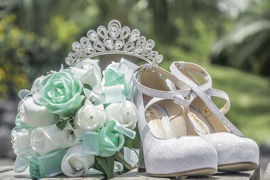 closeup photo of gray platform pumps and silver-colored tiara HD wallpaper