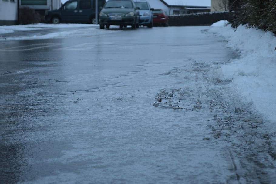 vehicles passing on wet road at daytime, ice, smooth, black ice HD wallpaper