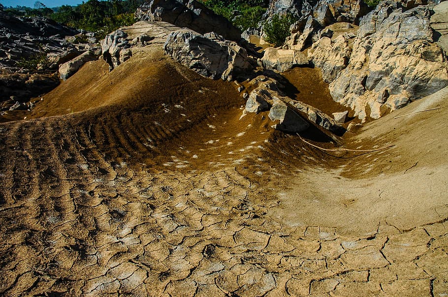 vertocknete earth, cracks, clay soil, rock, nature, tranquility HD wallpaper
