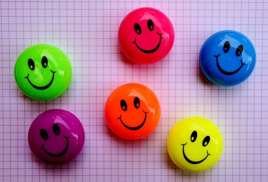 six assorted-color smiley decors, Smilies, funny, cheerful, colorful