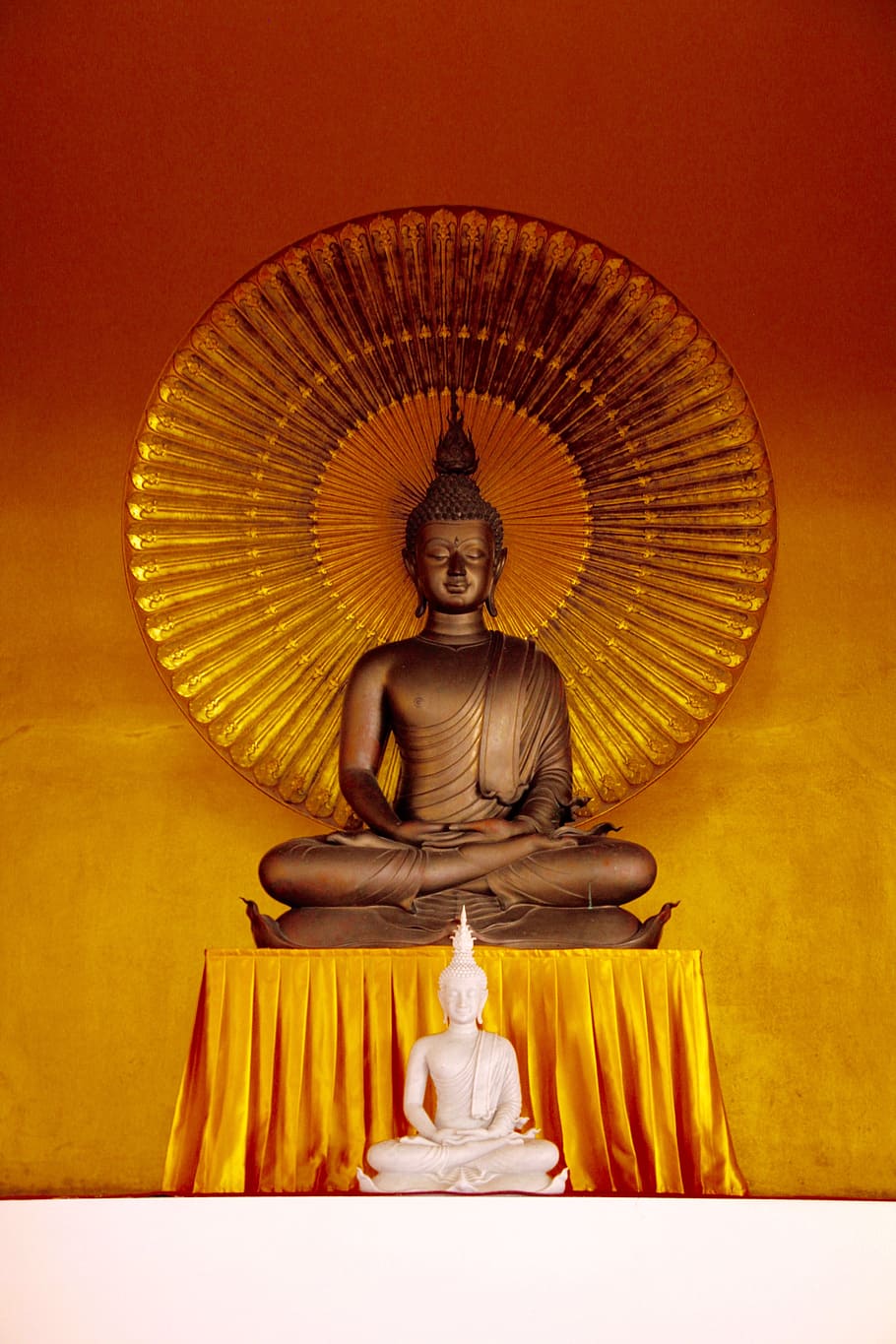 HD wallpaper: Budha statuette, buddha, gold, meditation, buddhism ...