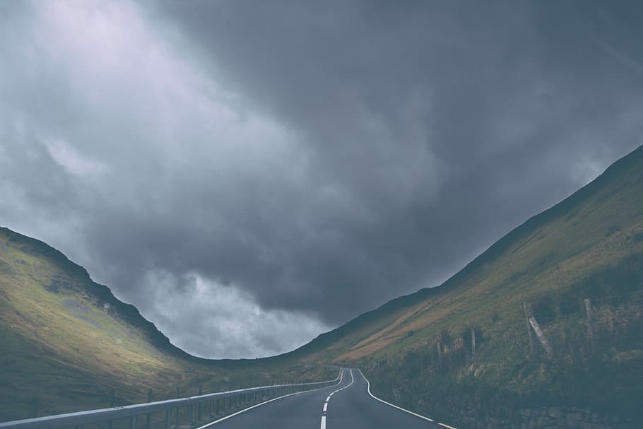 empty road near grass field, landscape photography of road and mountain HD wallpaper