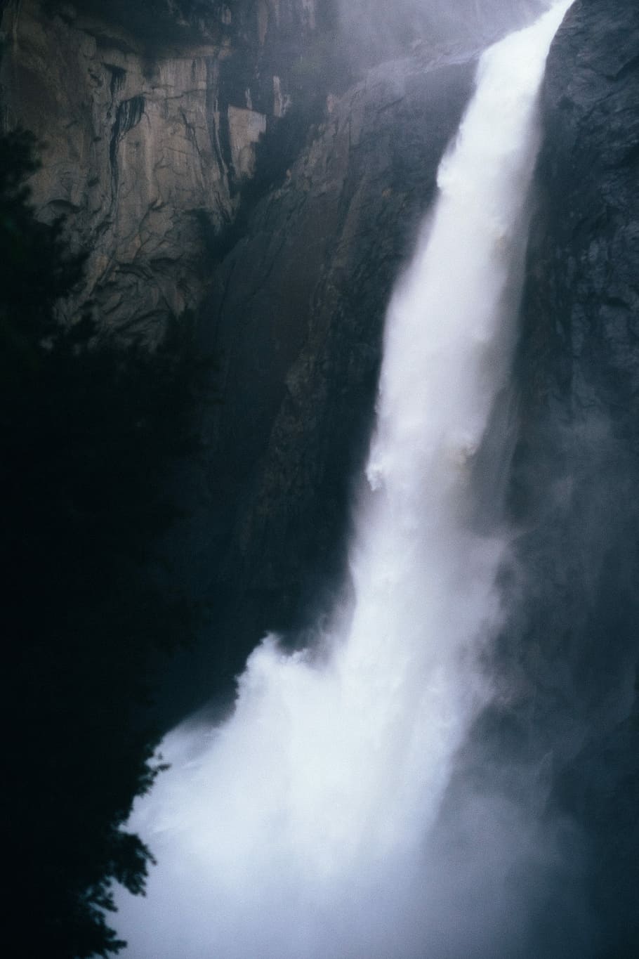 photo of raging waterfalls, rock, river, dark, canyon, yosemite HD wallpaper