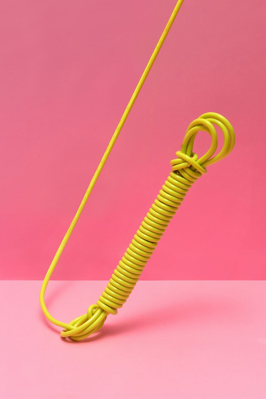 pink, background, yellow, wire, colored background, studio shot HD wallpaper
