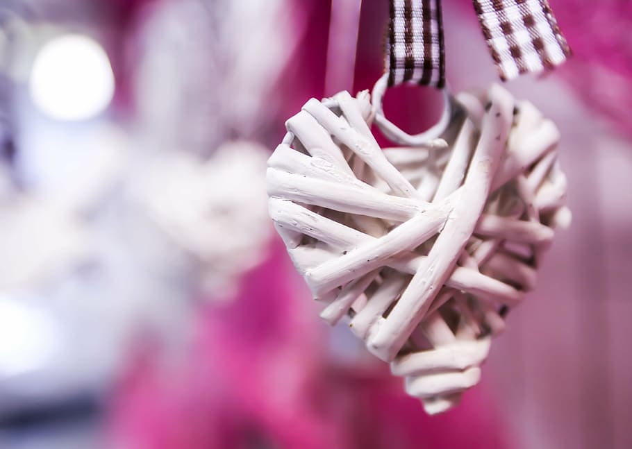 blur, close-up, decoration, focus, hanging, heart, love, shape HD wallpaper