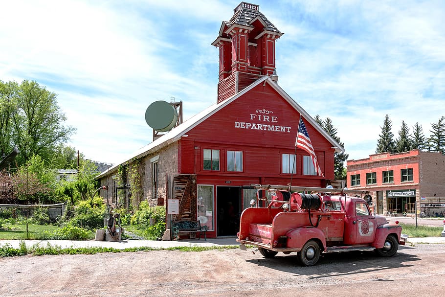 firetruck parked in front of the fire department building, Usa, HD wallpaper