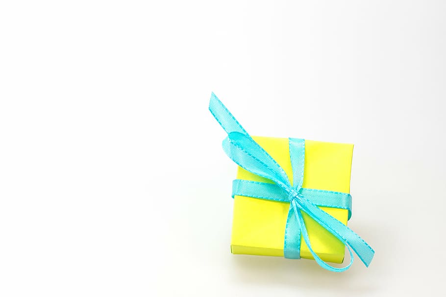 yellow and blue gift box, made, surprise, loop, christmas, festival HD wallpaper