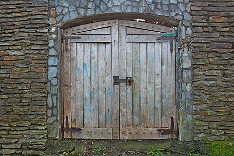 door, castle, old, architecture, wall, medieval, entrance, gate HD wallpaper