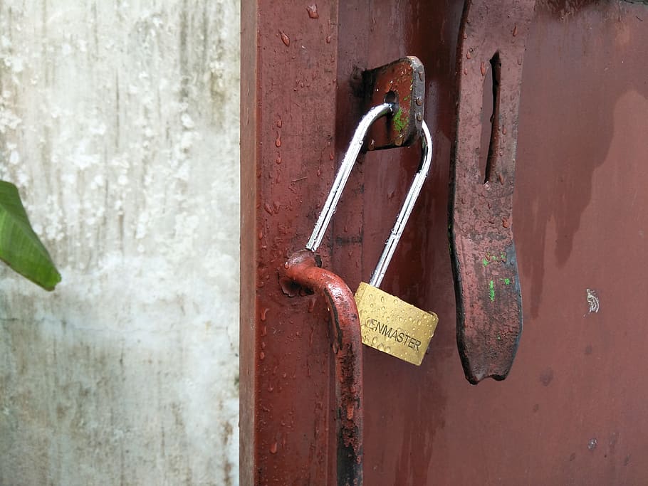 padlock, gate, raindrop, metal, protection, safety, security HD wallpaper