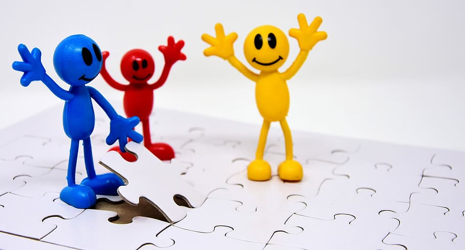 three characters holding jigsaw digital wallpaper, teamwork HD wallpaper