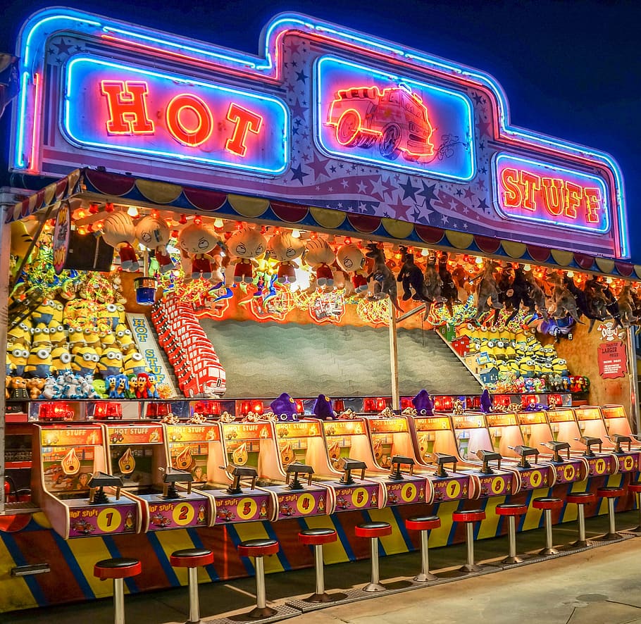 Hot Stuff arcade with Minion plush toys, game, amusement park.